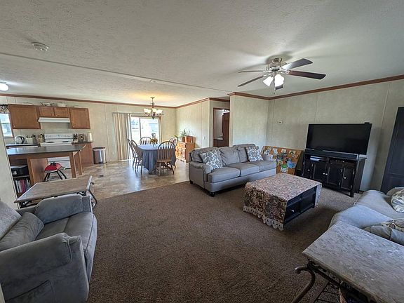 2nd image of 885 1st St
