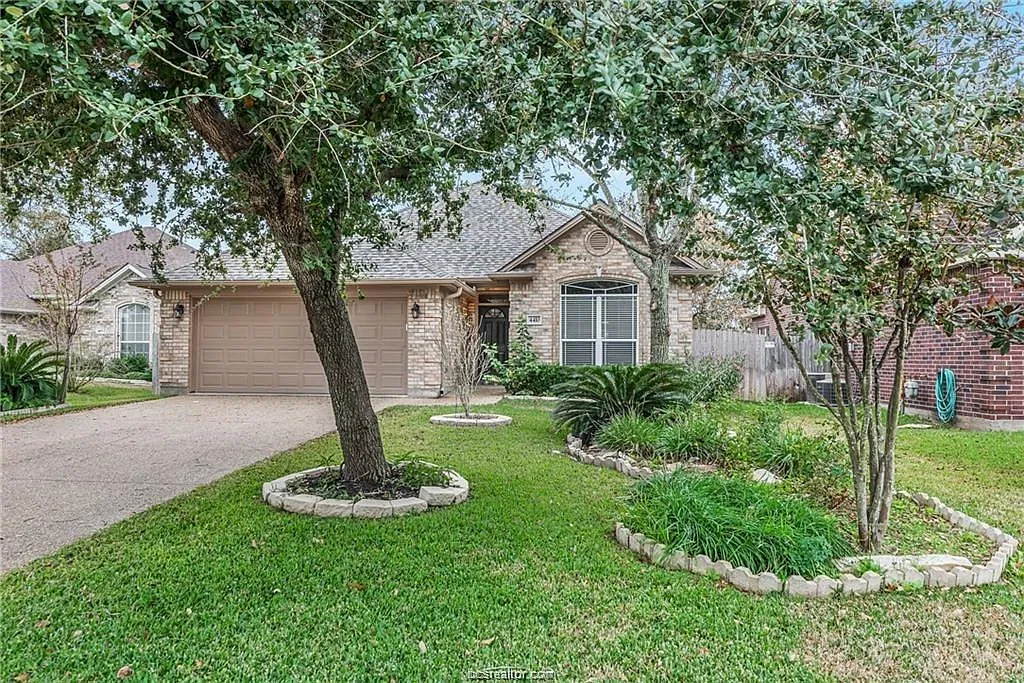 3 bed, 1659 sqft, $2,200 — Photo 2