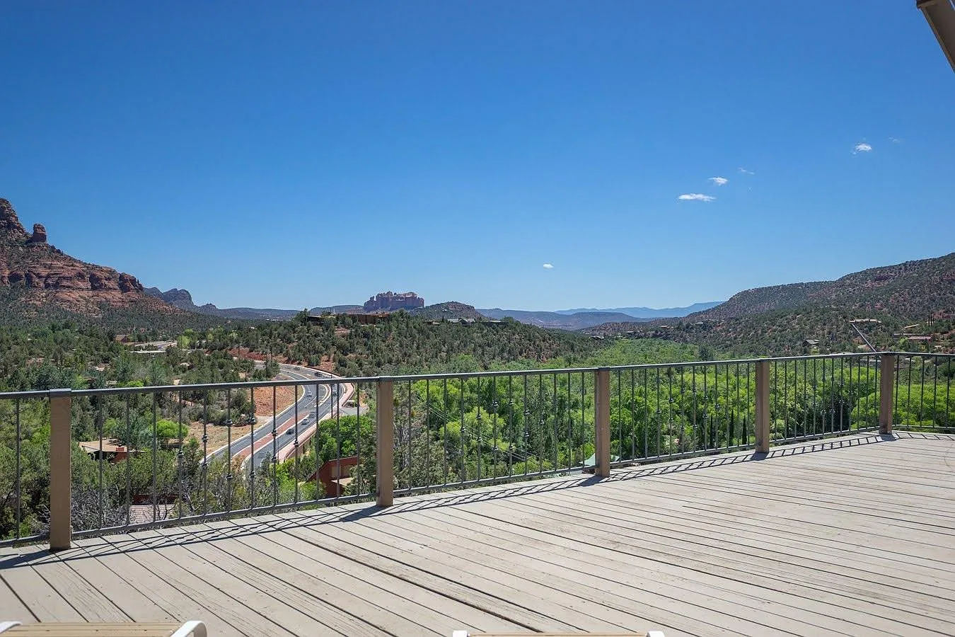 2 bed, 2303 sqft, $4,250 — Photo 3