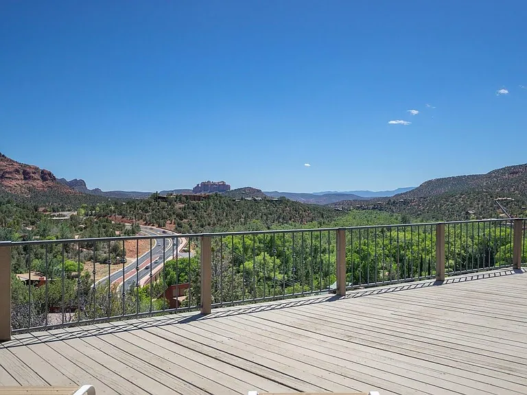 91 Hillside Dr — Photo 3