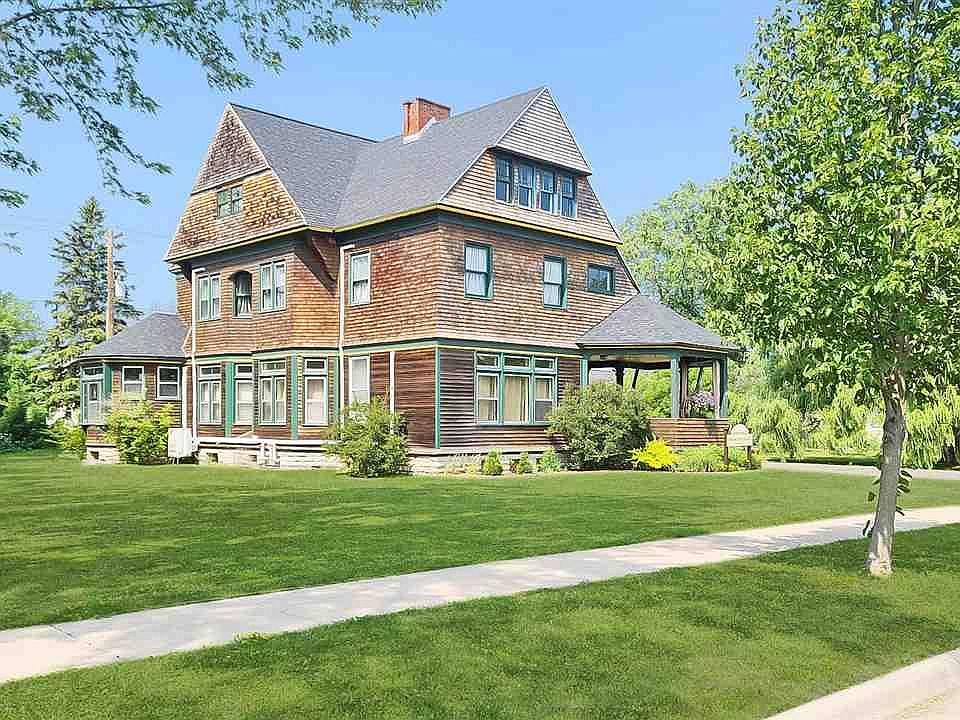 1st image of 619 9th Ave W