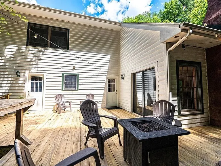 159 Creekstone Dr — Photo 3