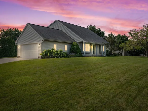 7204 South Countryside DRIVE, Franklin, WI 53132