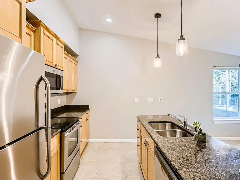 14715 SE 24th St #204 — Photo 11