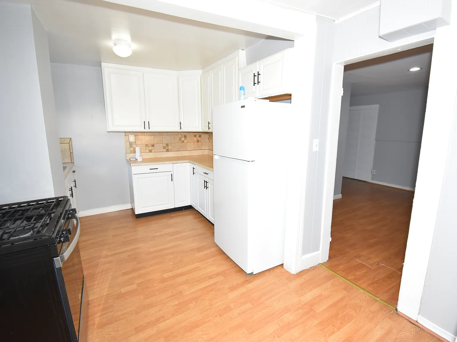 6 bed, 2600 sqft, $2,750 — Photo 3