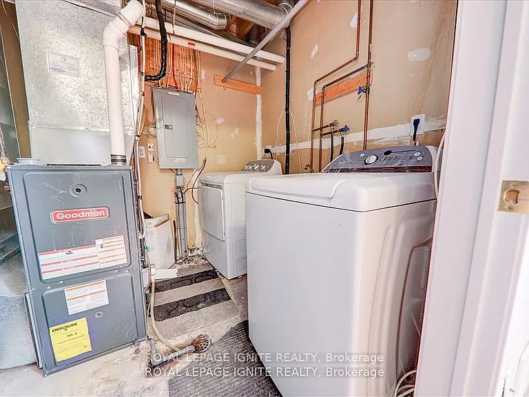 80 Acorn Pl #8 — Photo 26