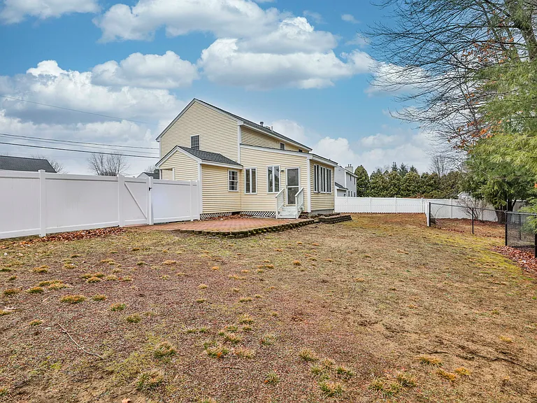 54 Vandora Dr — Photo 34