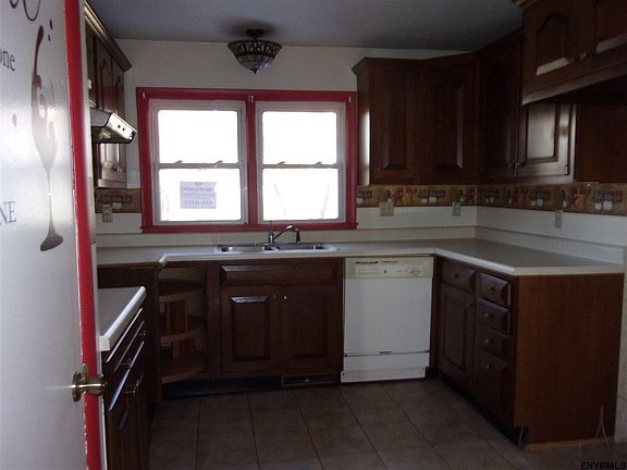 5th image of 22 Lee Ave