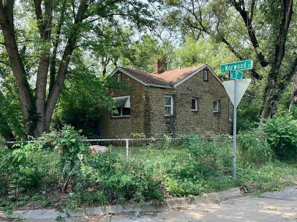 301 SE Norwood St, Topeka, KS 66607