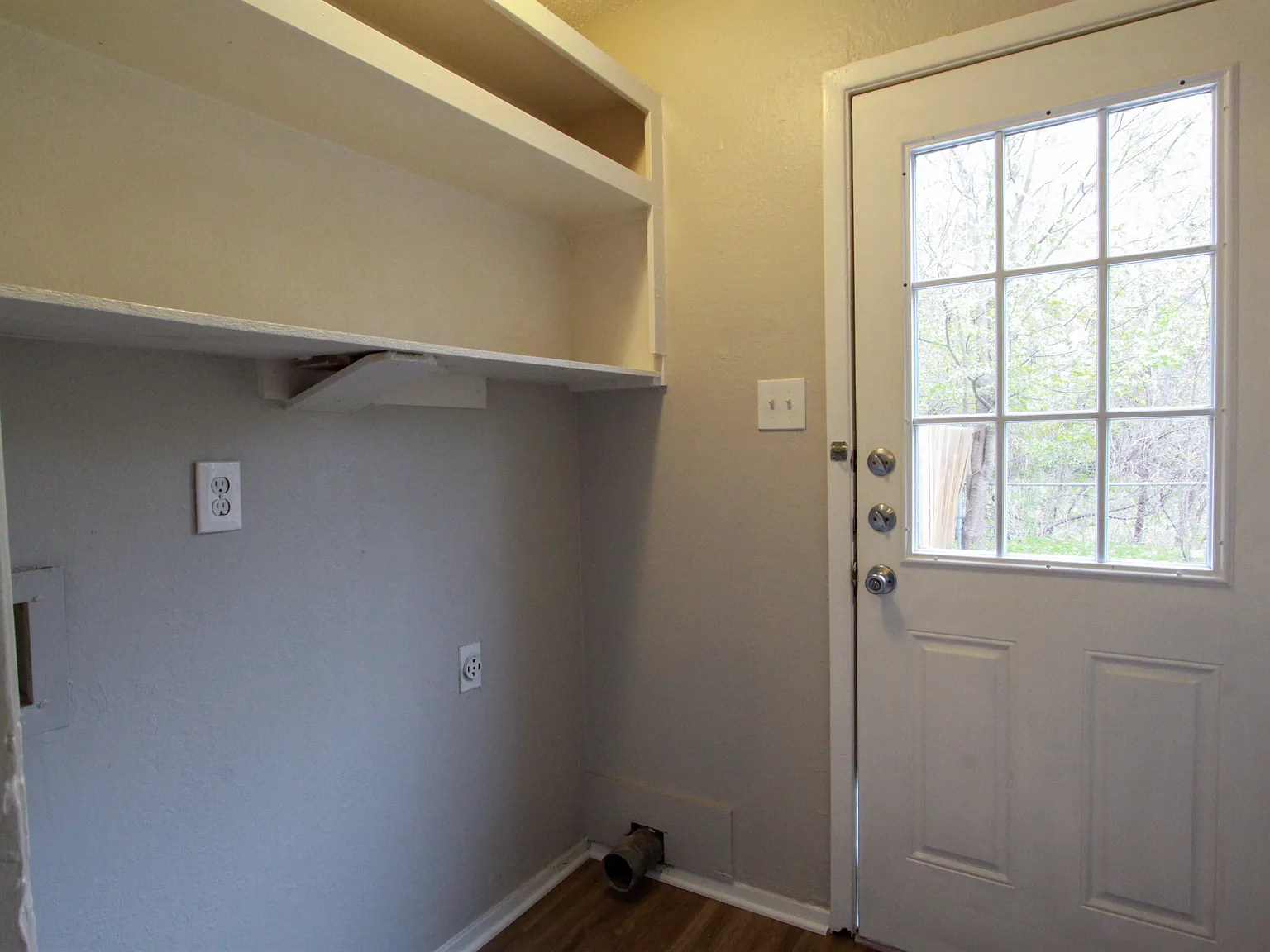 3 bed, 957 sqft, $1,725 — Photo 4