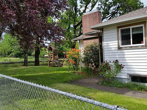 3rd image of 117 Idylwood Dr SE