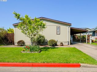 1000 S McKern Ct #28, Newberg, OR 97132