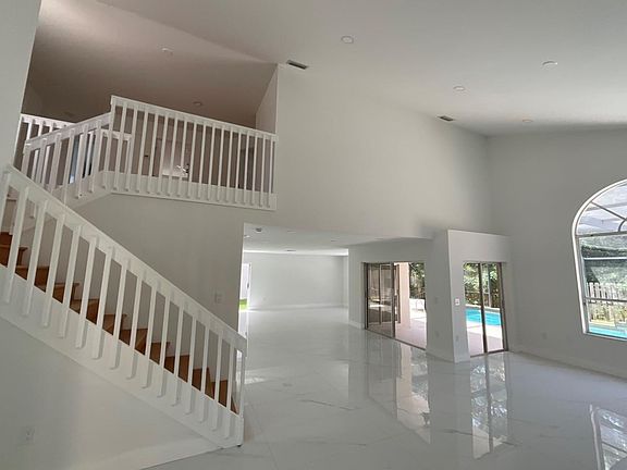 3rd image of 6805 NW 75th Place