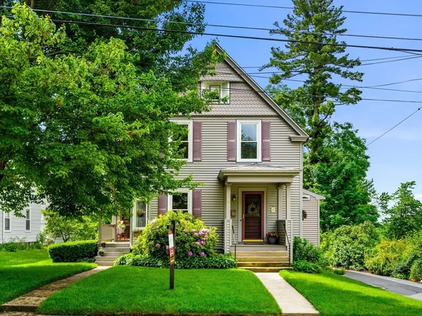 10 W Pine St, Milford, MA 01757