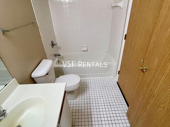 3rd image of 1070 Lima Ave #1