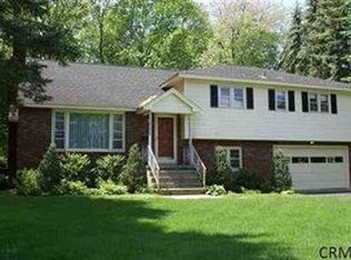 14 Santa Ln, Schenectady, NY 12306