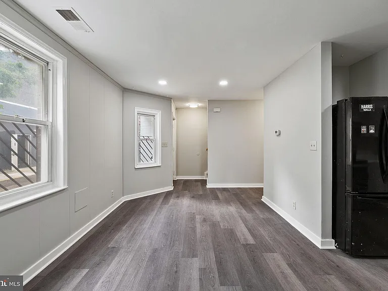 1221 Kater St — Photo 4