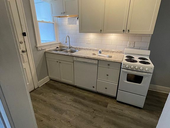 5th image of 194 Dana Ave #194