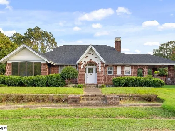 1011 W Poinsett St, Greer, SC 29650