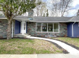 8 Stewart Farrar Ave, Warrensburg, NY 12885