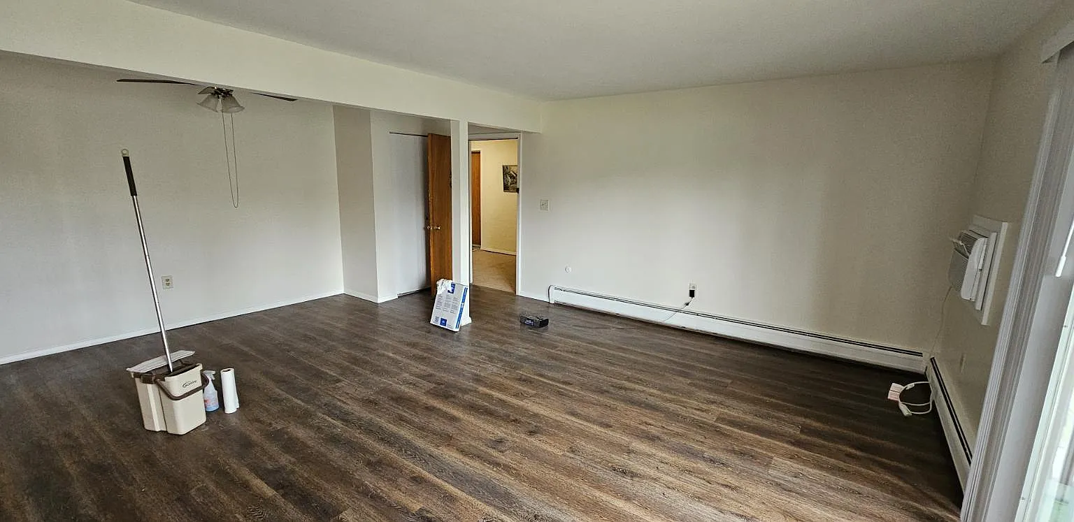 2 bed, 930 sqft, $1,000 — Photo 3