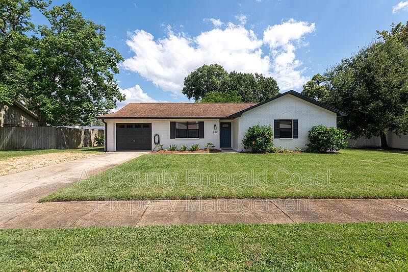 1st image of 422 Overstreet Dr