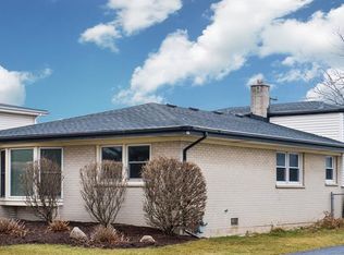 1249 S Chestnut Ave, Arlington Heights, IL 60005