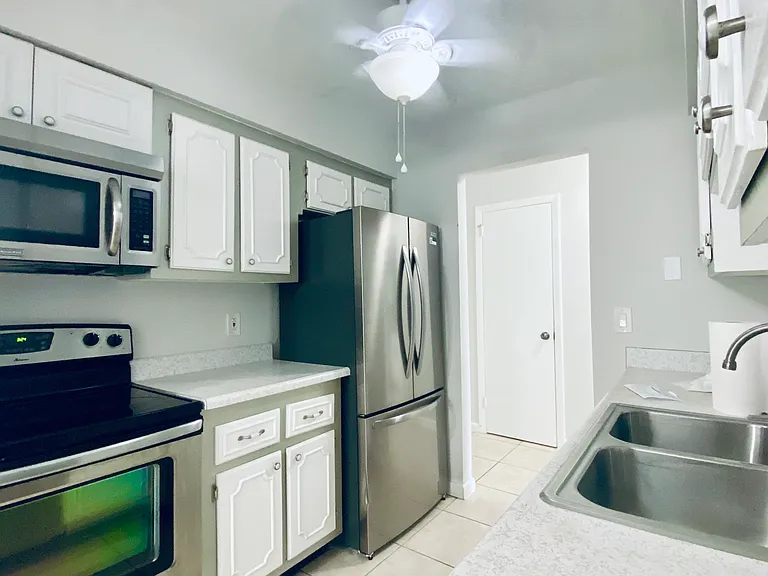 125 Shore Ct #107A — Photo 21