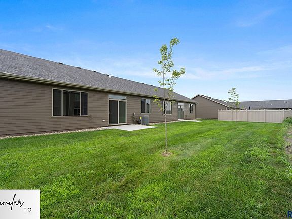 3rd image of 524 Brookside Pl