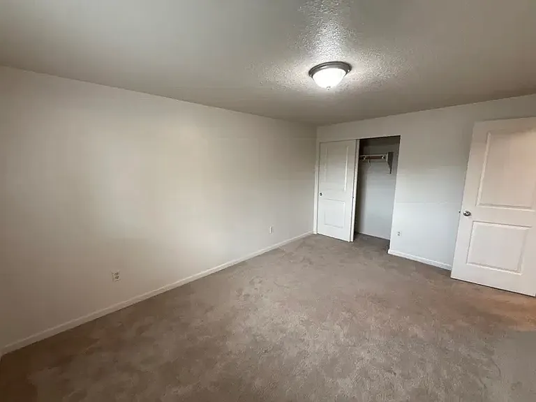 907 Bryan Ct #4 — Photo 6