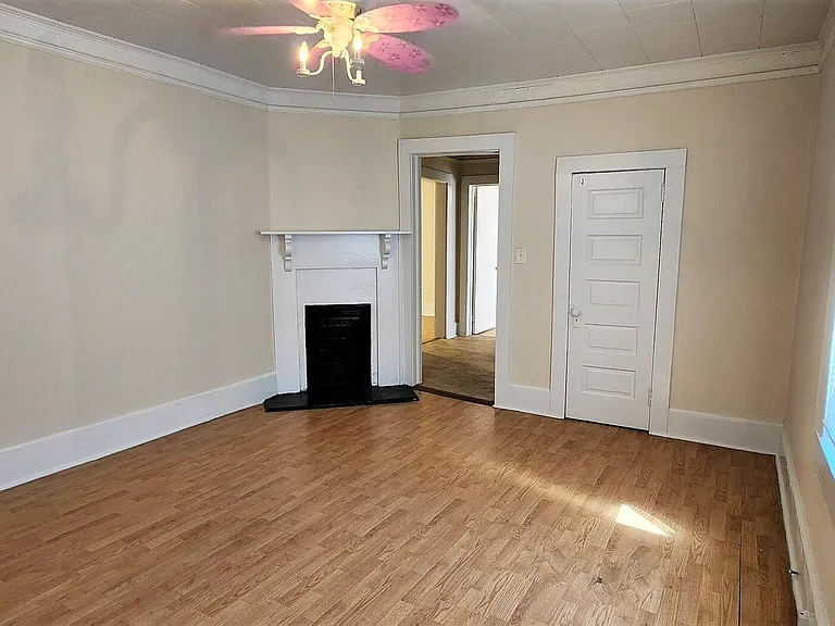 413 N Magnolia St — Photo 9