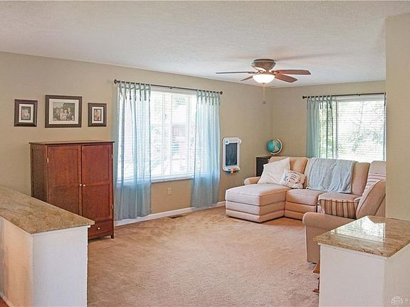 3rd image of 5572 Hugh Dr