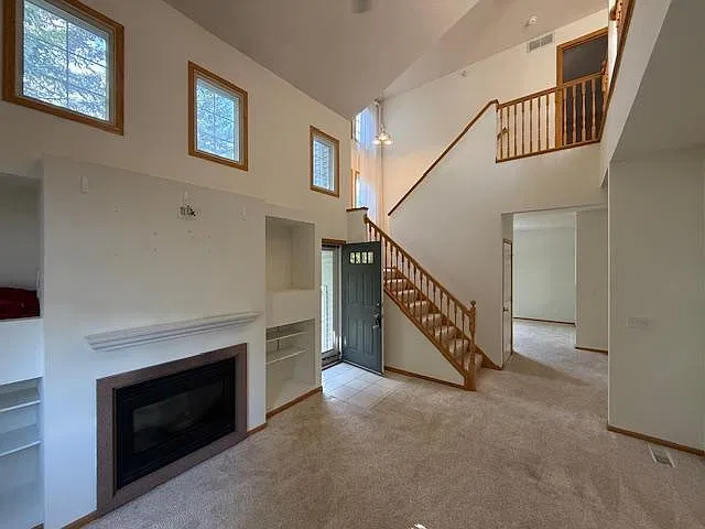 2 bed, 2.0 bath, 1600 sqft, $2,250 — Photo 2