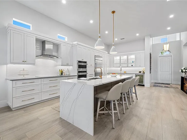 6597 Caldecott Dr — Photo 5