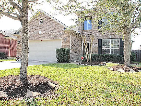 2nd image of 433 Drake Ln