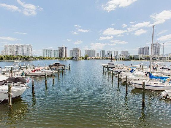 5th image of 18011 Biscayne Blvd APT 1001-1