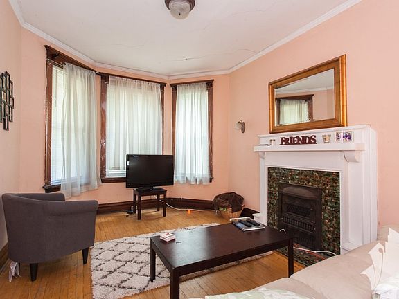 2nd image of 1526 N Oakley Blvd APT 1
