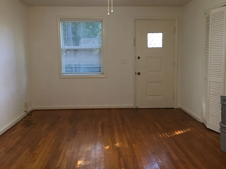 Springdale Apartments — Photo 17