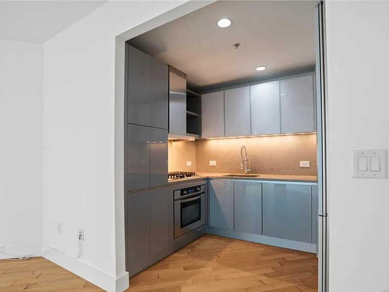 77 Hudson St #2002 — Photo 11