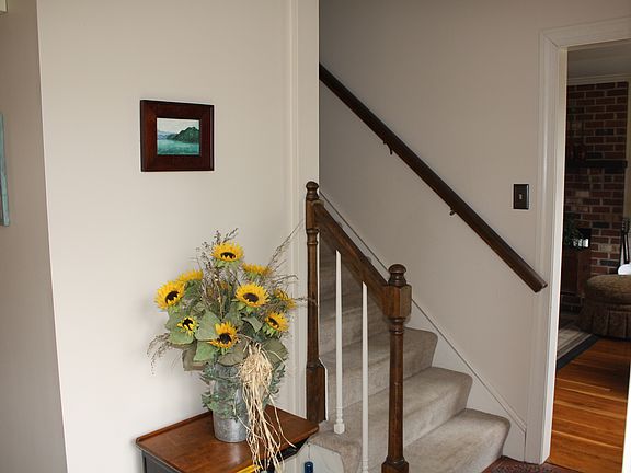 Stairwell leading from Foyer