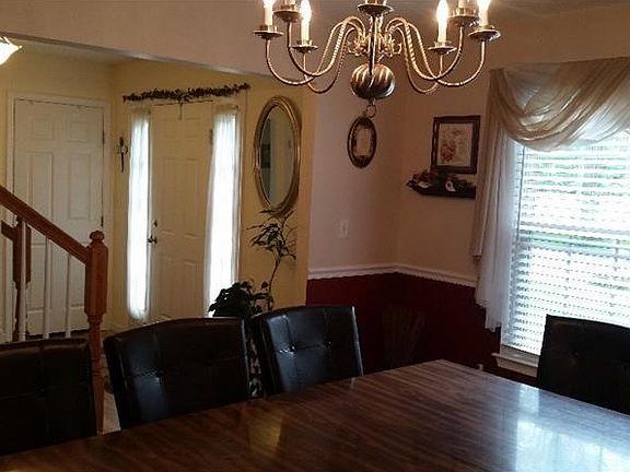 5th image of 101 Bradford Square Dr