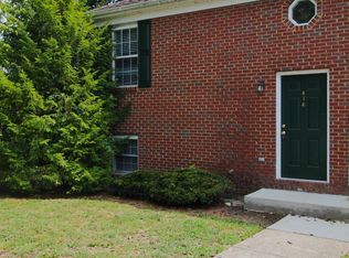 414 Lakeview Dr, Nicholasville, KY 40356