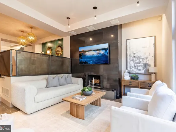 406 S 6th St, Philadelphia, PA 19147