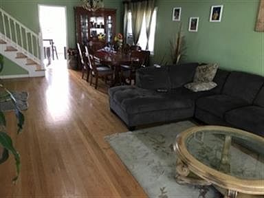 2nd image of 5137 W 105th St