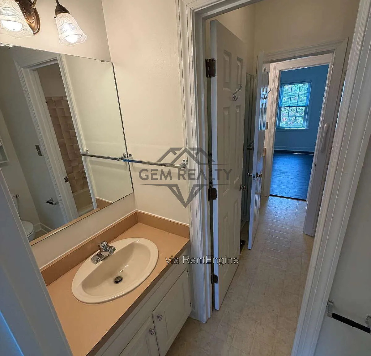 4 bed, 3.0 bath, 1932 sqft, $2,900 — Photo 4