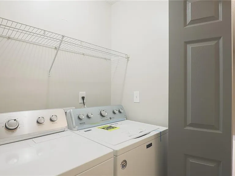 6463 Klinect Ct — Photo 16