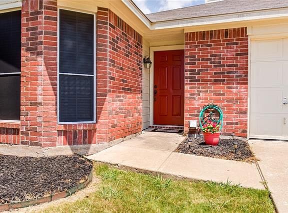 5th image of 1606 Kelly Ln