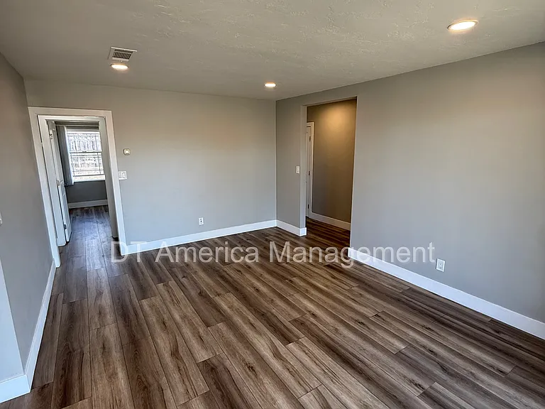 6405 Zena Dr — Photo 15