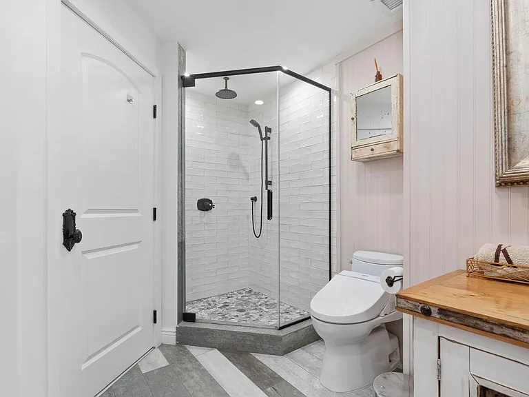 300 Ocean Ave N #1A — Photo 13