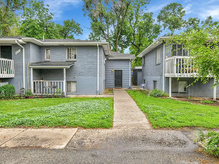 1201 Brentwood St #1207.5 — Photo 17